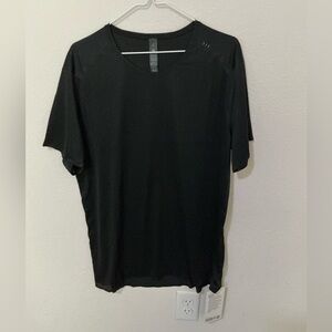 Lululemon Men’s Shirt